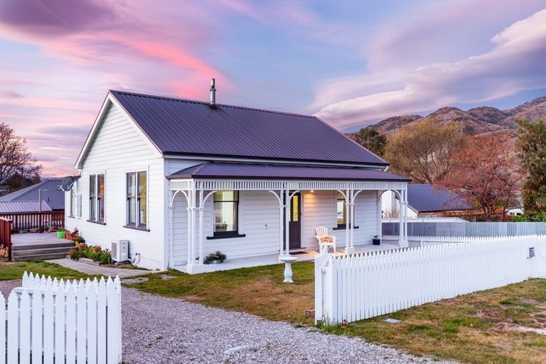 Photo of property in 11 Molyneux Avenue, Cromwell, 9310