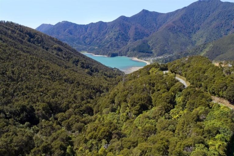 Photo of property in 5 Kaimiko Place, Okiwi Bay, 7193