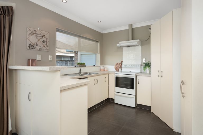 Photo of property in 18 Ocean Crest, Papamoa Beach, Papamoa, 3118