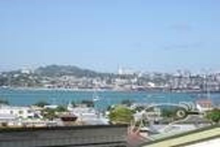 Photo of property in 2/66 Victoria Road, Devonport, Auckland, 0624