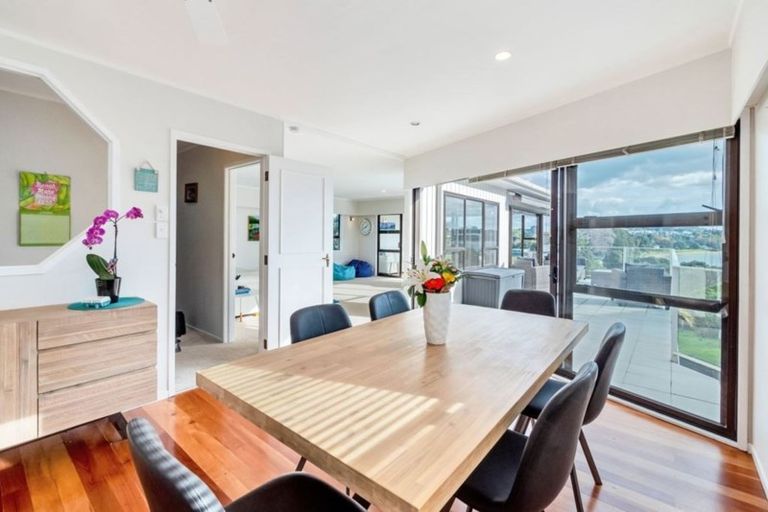 Photo of property in 10 Ardern Avenue, Stanmore Bay, Whangaparaoa, 0932