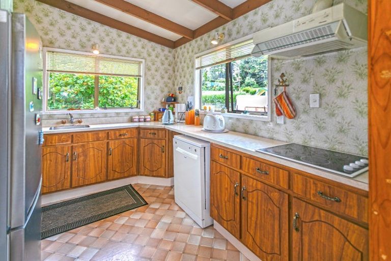 Photo of property in 106 Waverley Place, Whangamata, 3620