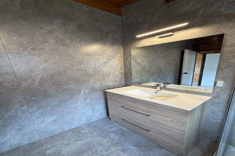 Photo of property in 6 Bronzewing Terrace, Unsworth Heights, Auckland, 0632