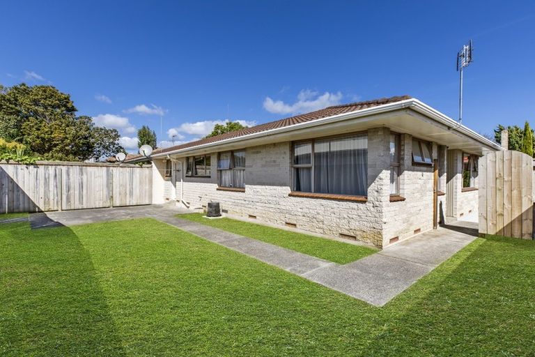 Photo of property in 2/28 Oakland Avenue, Papatoetoe, Auckland, 2025
