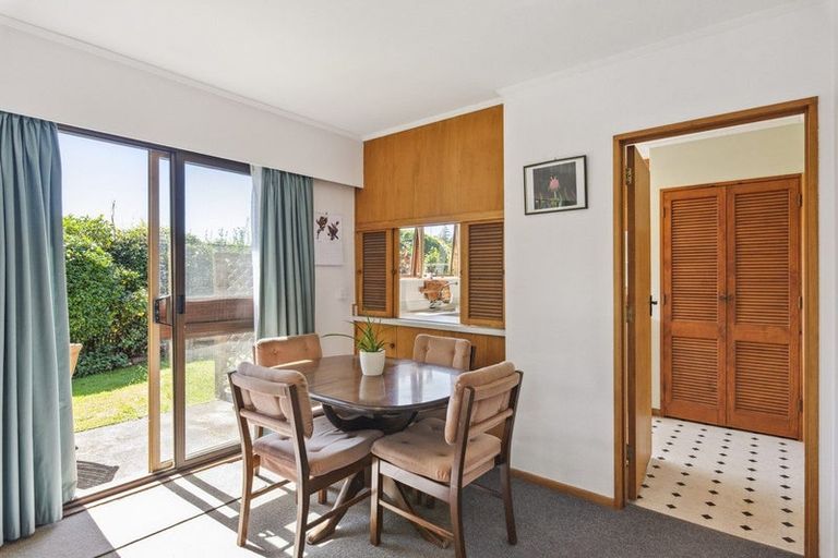 Photo of property in 4 Edgewater Street, Waikanae, 5036