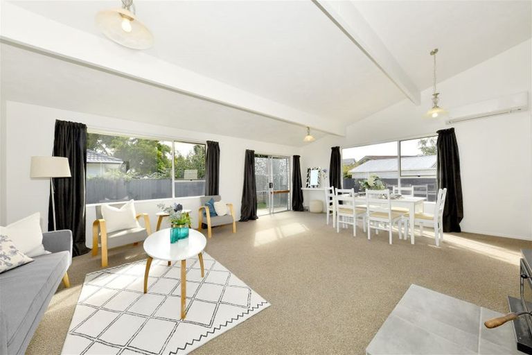 Photo of property in 2/56 Halswell Junction Road, Halswell, Christchurch, 8025