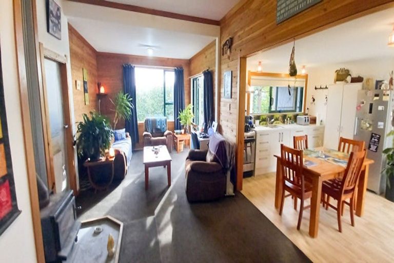 Photo of property in 2154 Ohai Clifden Highway, Eastern Bush, Otautau, 9682