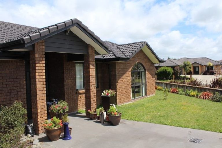 Photo of property in 102 Barrington Drive, Huntington, Hamilton, 3210