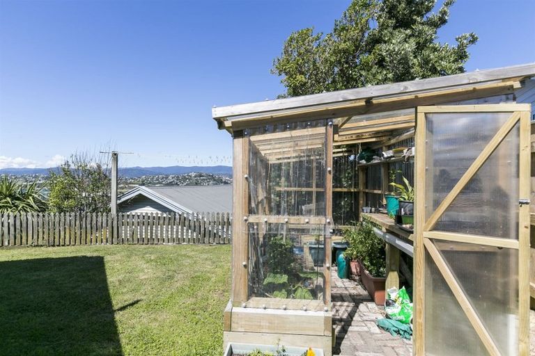 Photo of property in 26 Imperial Terrace, Melrose, Wellington, 6022