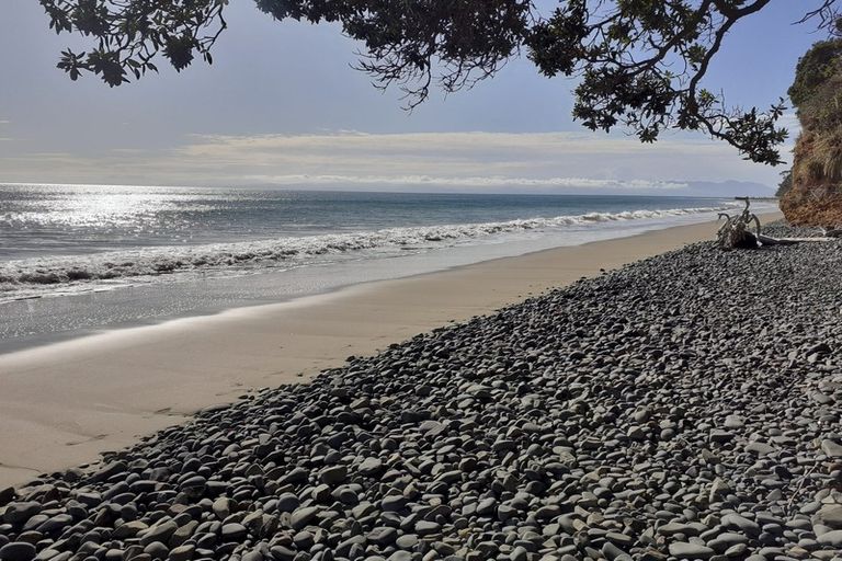 Photo of property in 46 Bays Road, Orere Point, Papakura, 2585