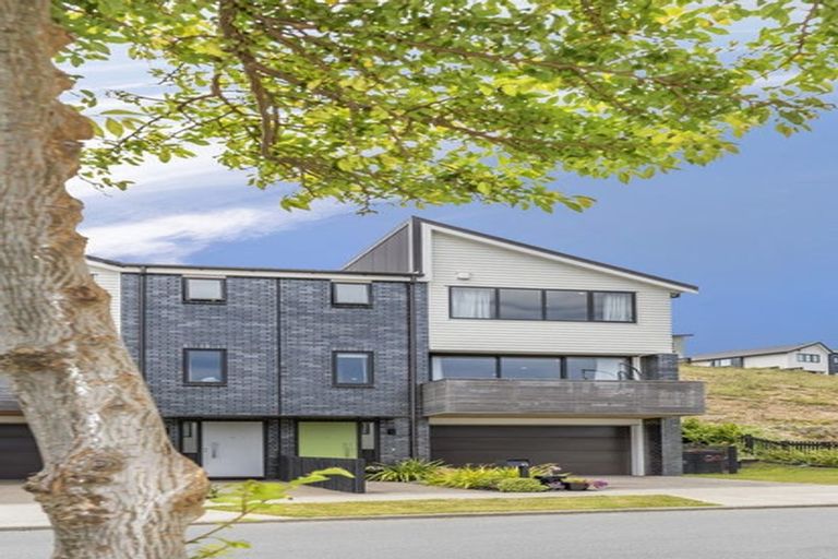 Photo of property in 43 Holystone Road, Whitby, Porirua, 5024