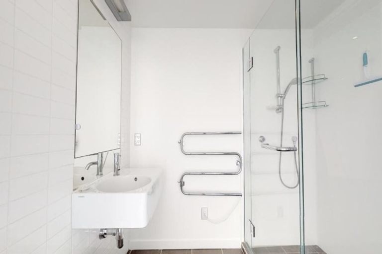 Photo of property in Portal Apartments, 1d/42 Cable Street, Te Aro, Wellington, 6011