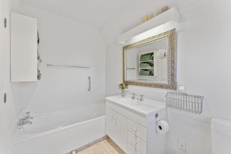 Photo of property in 11/354 Muritai Road, Eastbourne, Lower Hutt, 5013