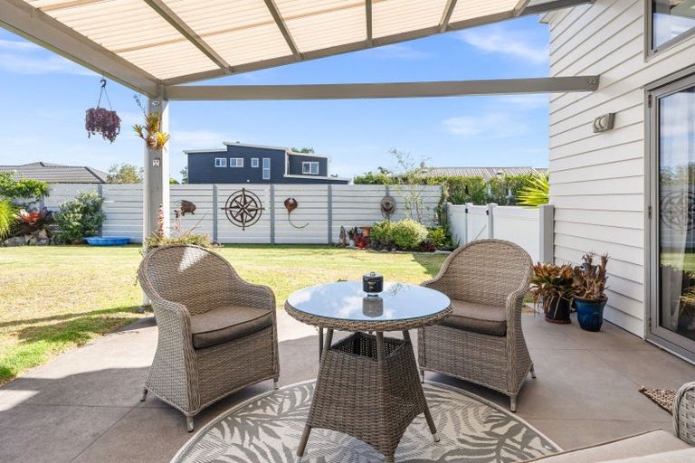 Photo of property in 22 Sando Way, One Tree Point, 0118