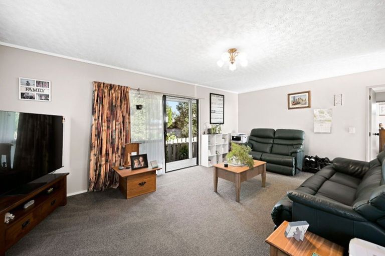 Photo of property in 18 Lloyd Drive, Nawton, Hamilton, 3200