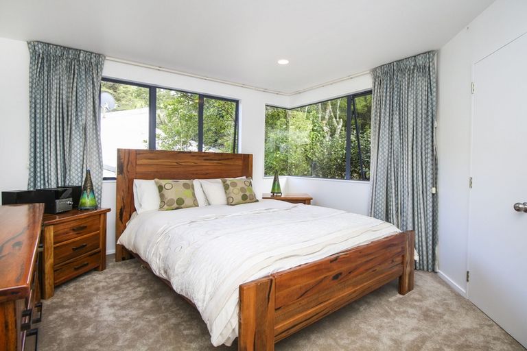 Photo of property in 70 Wood Bay Road, Titirangi, Auckland, 0604