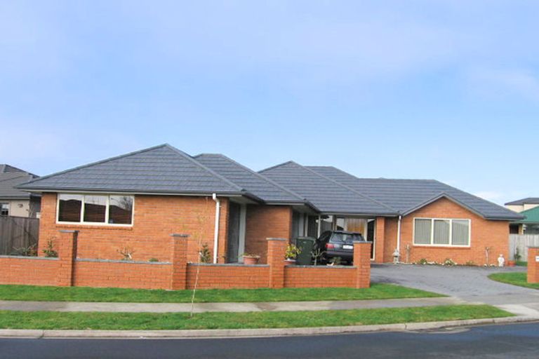 Photo of property in 6 Maccallum Court, Rototuna, Hamilton, 3210