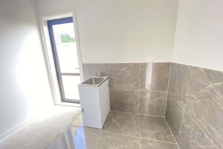 Photo of property in 6a Geordie Street, Henderson, Auckland, 0612