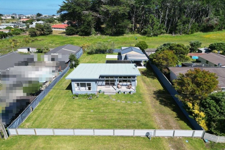 Photo of property in 62 Nash Parade, Foxton Beach, Foxton, 4815