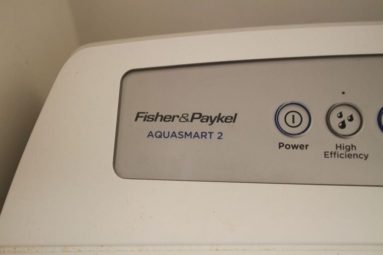 Photo of property in 2/26 Unsworth Drive, Unsworth Heights, Auckland, 0632