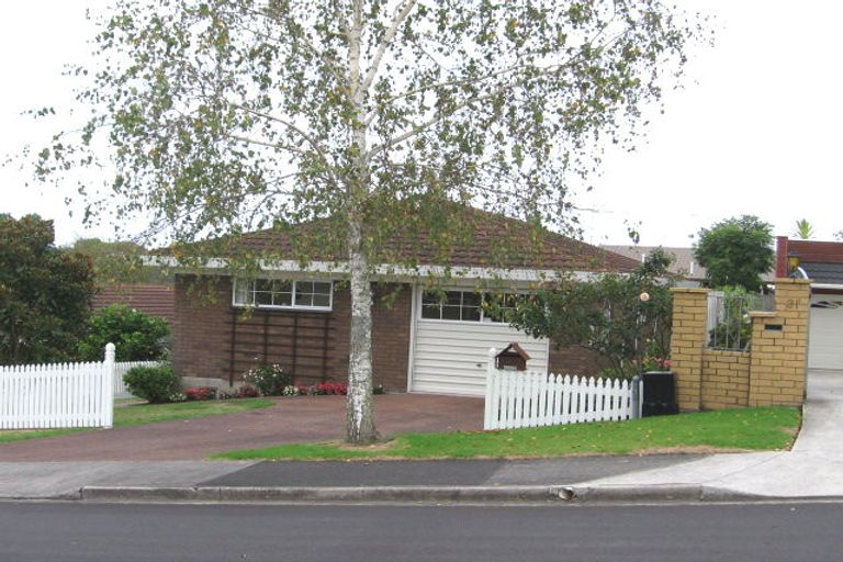 Photo of property in 33 White Heron Drive, Massey, Auckland, 0614