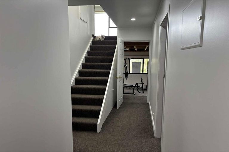 Photo of property in 1939 South Road, Pitone, New Plymouth, 4374