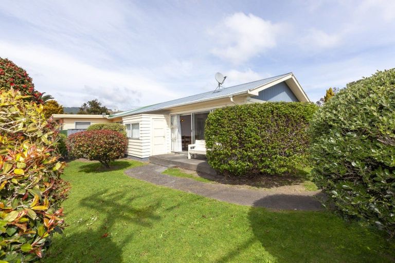 Photo of property in 170 Arawhata Road, Paraparaumu, 5032
