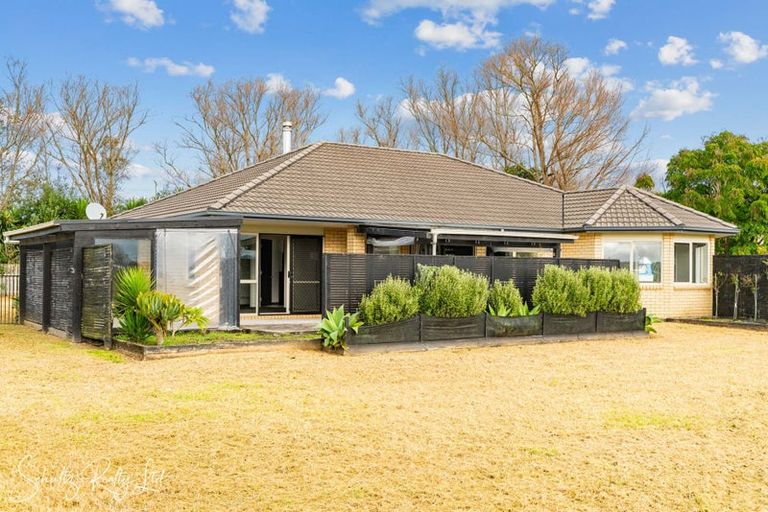 Photo of property in 16 Wallace Road, Ruawai, 0591