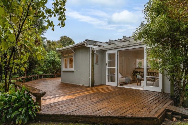 Photo of property in 12 Hira Street, Waikanae, 5036