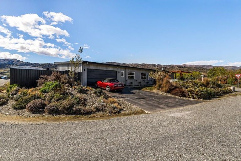 Photo of property in 61 Missy Crescent, Mount Pisa, Cromwell, 9383