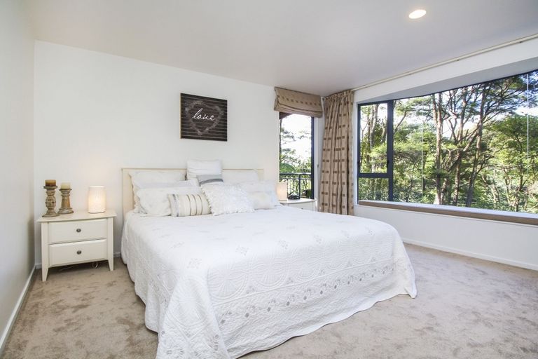 Photo of property in 70 Wood Bay Road, Titirangi, Auckland, 0604