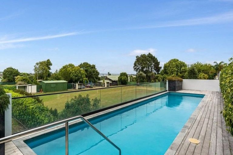 Photo of property in Frank Sargeson Apts, 6/74g Anzac Street, Takapuna, Auckland, 0622