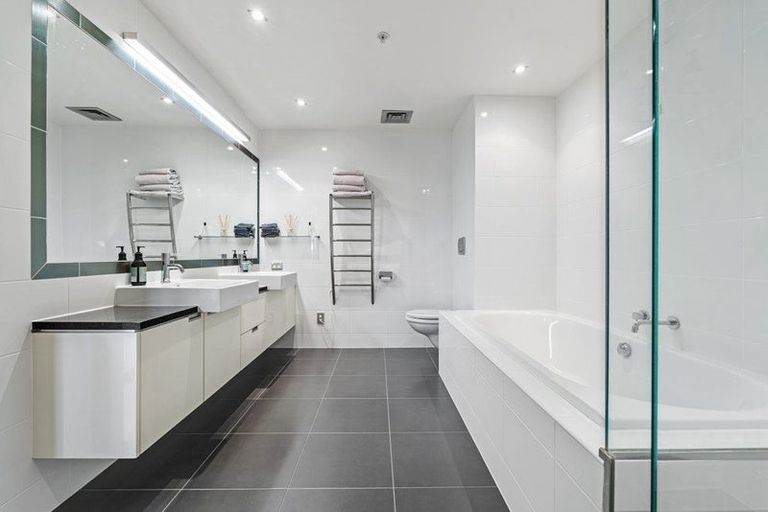 Photo of property in The Reef, 93 Saint Aubyn Street, New Plymouth, 4310