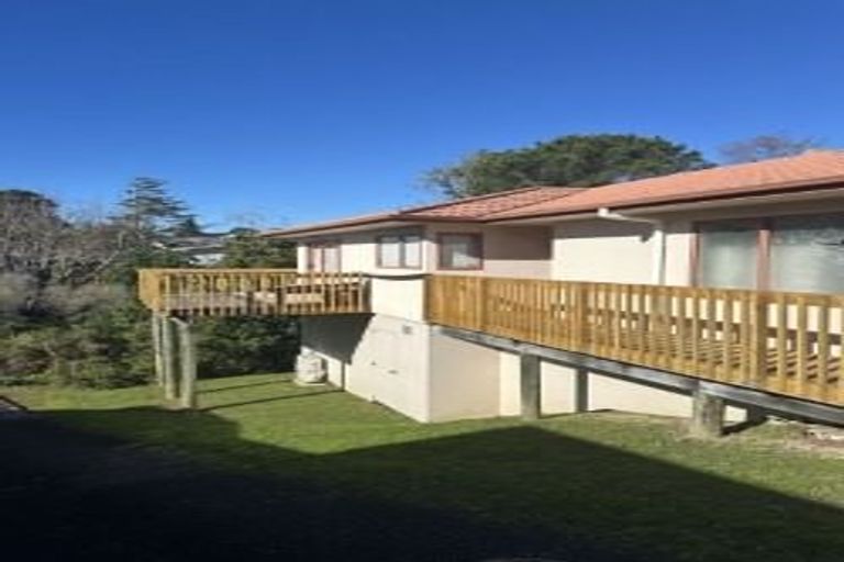 Photo of property in 31 Copplestone Place, New Lynn, Auckland, 0600