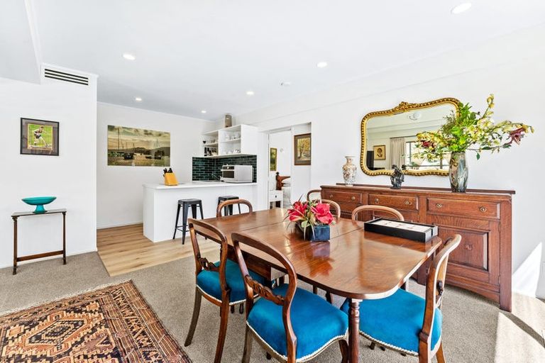 Photo of property in 20 Chatswood Grove, Chatswood, Auckland, 0626