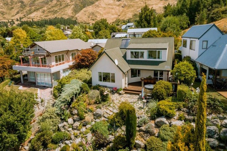 Photo of property in 53 Sargood Drive, Wanaka, 9305