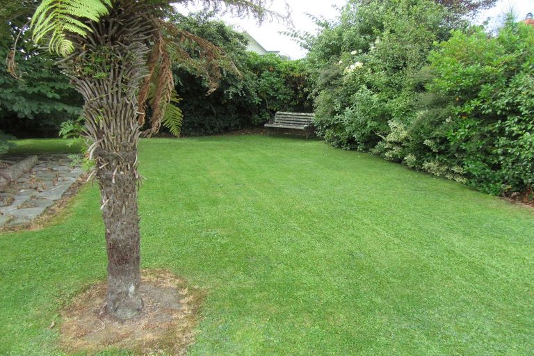 Photo of property in 33 Rhodes Street, Waimate, 7924