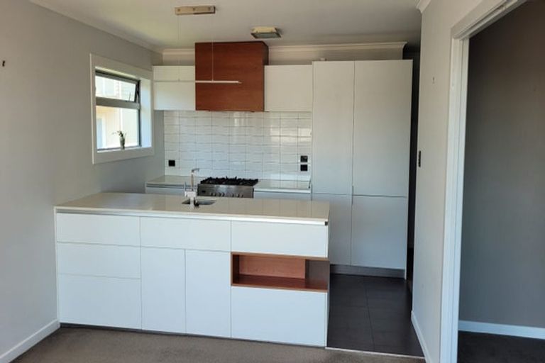 Photo of property in 53 Calvert Road, Lynmouth, New Plymouth, 4310