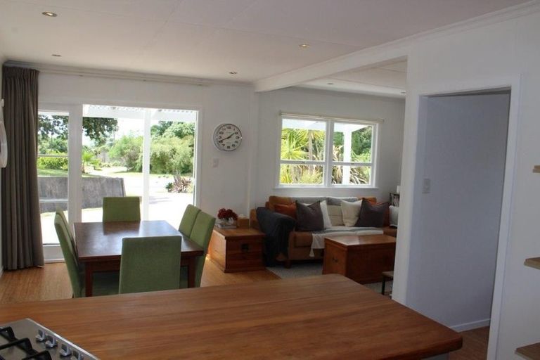 Photo of property in 211 Patons Rock Road, Patons Rock, Takaka, 7182