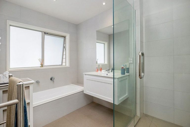 Photo of property in 40 Weatherly Drive, Beachlands, Auckland, 2018