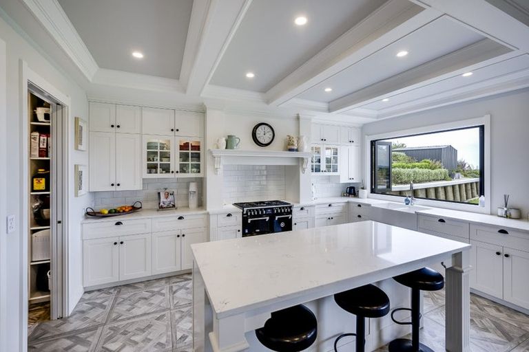 Photo of property in 4 Ridgeway Terrace, Taradale, Napier, 4112