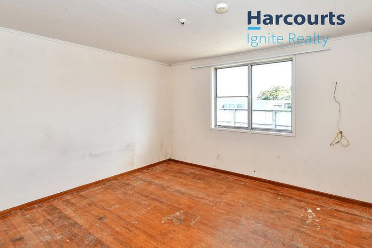 Photo of property in 255 Robertson Road, Mangere East, Auckland, 2024