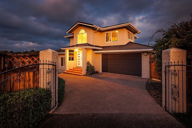 Photo of property in 22 Greenwood Place, Fitzherbert, Palmerston North, 4410