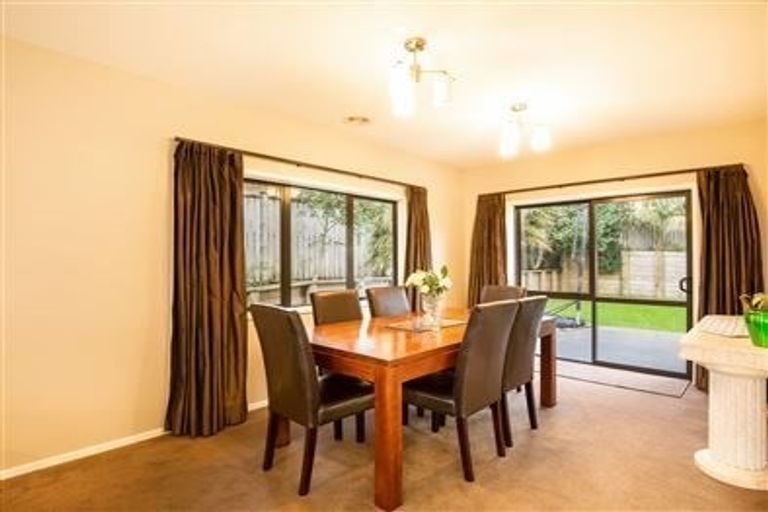 Photo of property in 2 Bovill Way, Tuakau, 2121