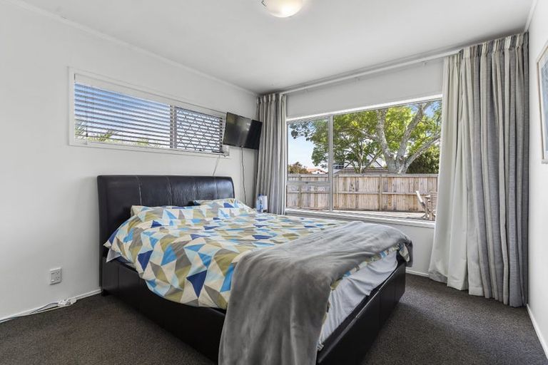 Photo of property in 1/33 Bramley Drive, Farm Cove, Auckland, 2012