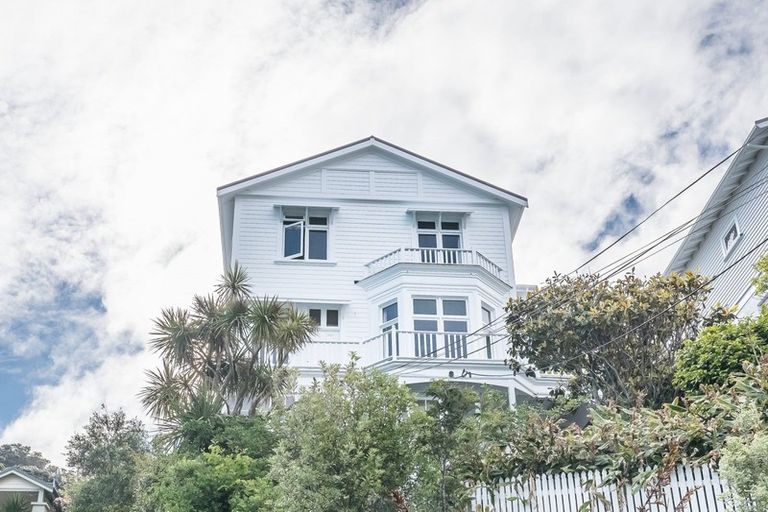 Photo of property in 88 Maida Vale Road, Roseneath, Wellington, 6011