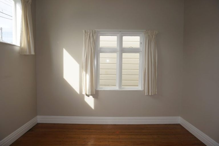 Photo of property in 242 Rintoul Street, Berhampore, Wellington, 6023