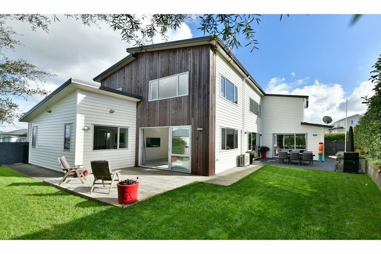 Photo of property in 13 Harvest Avenue, Orewa, 0931