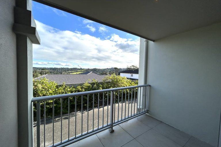 Photo of property in The Rise, 8/11 Hatfield Place, Albany Heights, Auckland, 0632