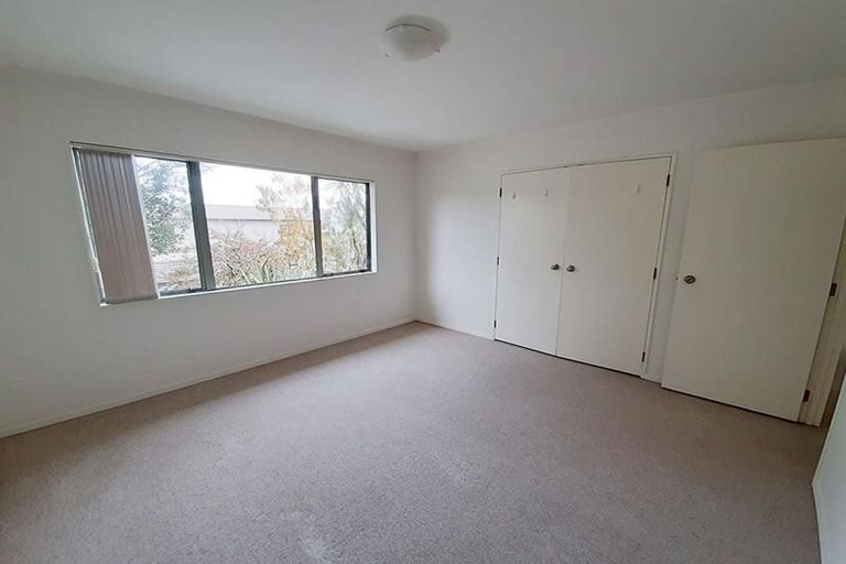 Photo of property in 15 Orchard Road, Browns Bay, Auckland, 0630